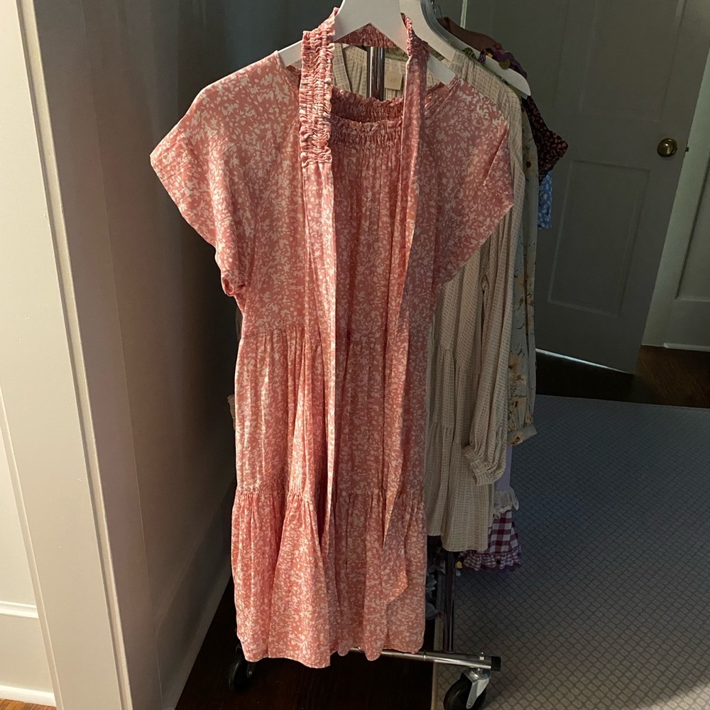 Mirth Caftan pink and white dress with tie belt- good condition size Small